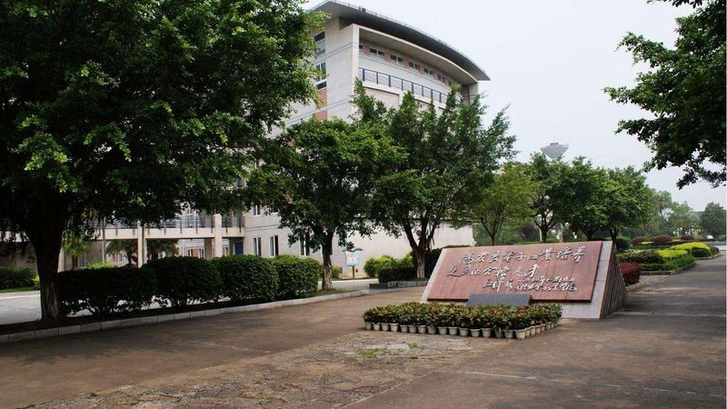 成都电子产品型号参数：揭秘供应商选择的关键要素